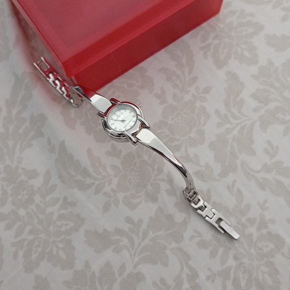 Watch - Picture 12 of 15